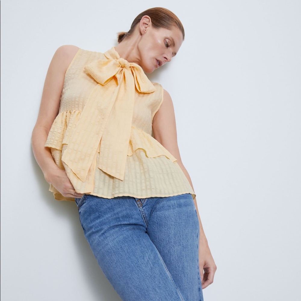 Zara Yellow Tie Neck Ruffle Tiered Sleeveless Blouse Women’s Size Small